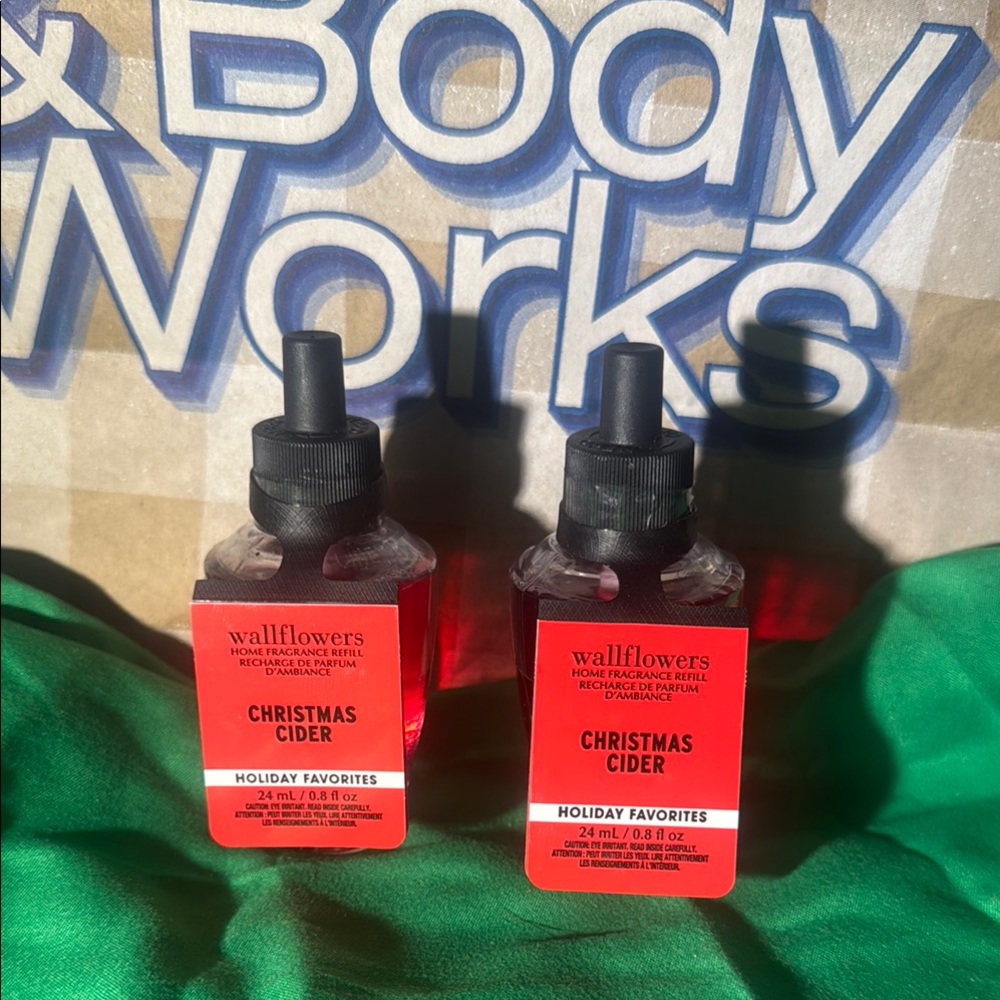 Wallflower Christmas Cider Fragrance Refill - Red